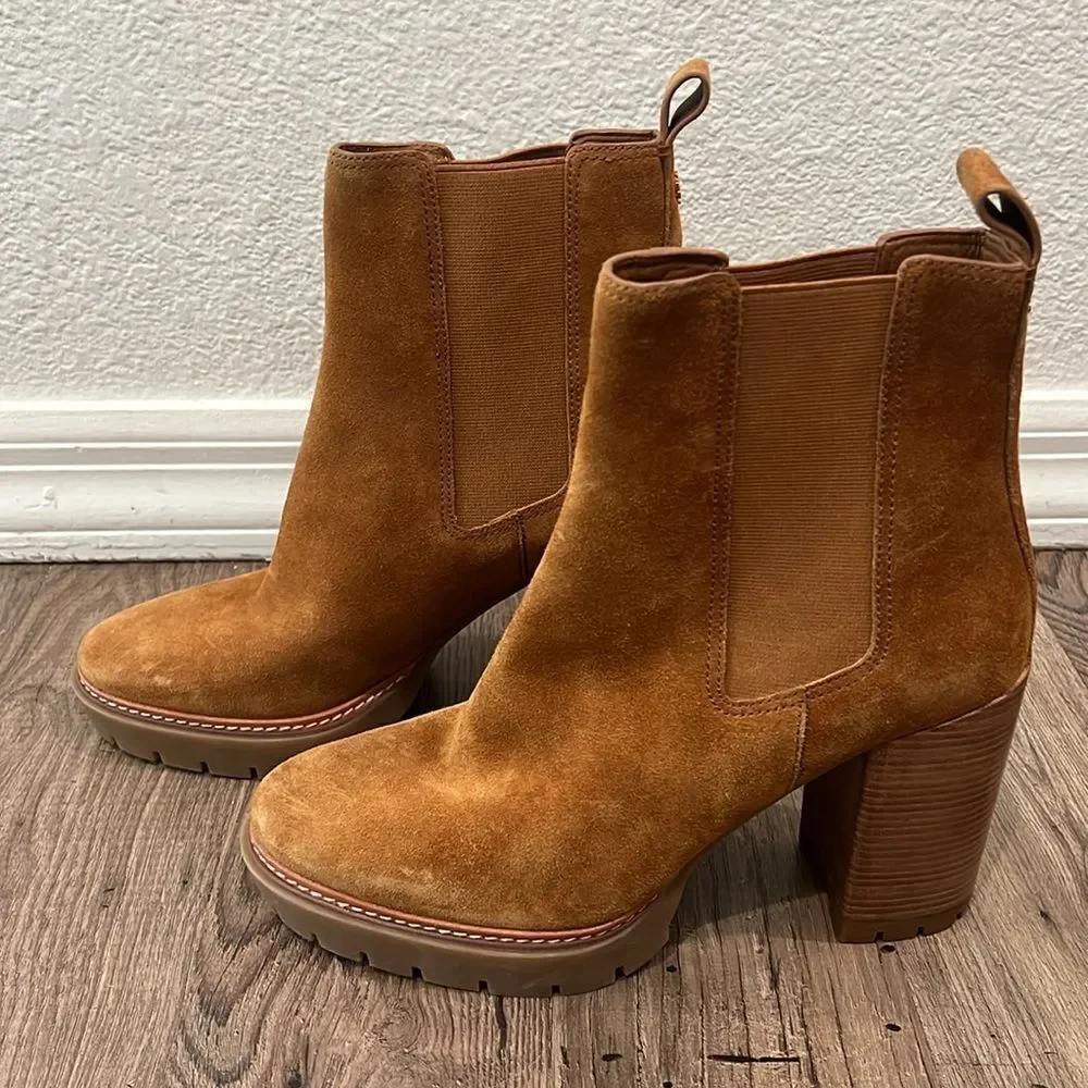 Tory Burch Lug Sole Chelsea boots